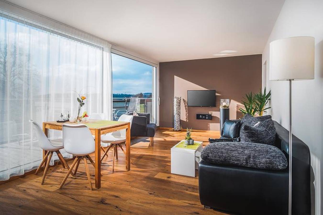 Entire apartment, Modern Apartment "Dreiländereck 1" with Private Terrace & Wi-Fi in Hörbranz, Bodensee-Vorarlberg