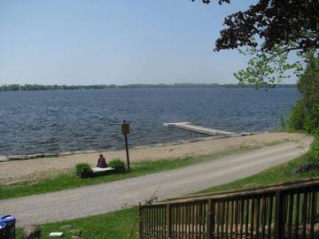 Cabin Rentals And Lodges for 8 Guests in Kawartha Lakes, Picture 3