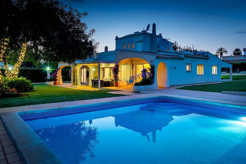Atemberaubende Villa Vilamoura mit beheiztem Pool in umfangreichen Gärten in Quarteira, Faro Distrikt
