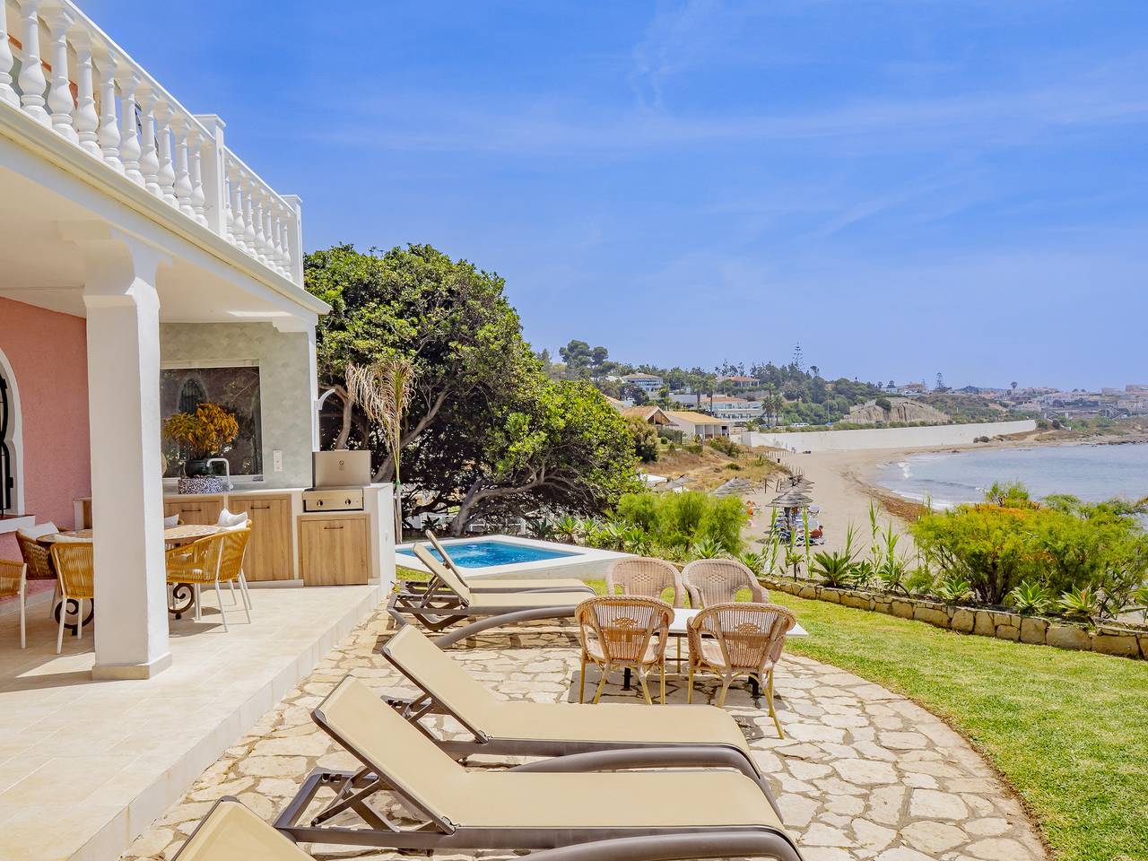 Cubo's Beachfront Villa Khayyam in Mijas Costa, Mijas