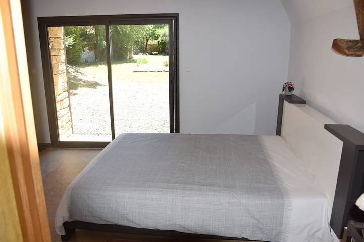 Location de vacances pour 8 personnes, avec piscine ainsi que jardin et terrasse à Montgesty - 2