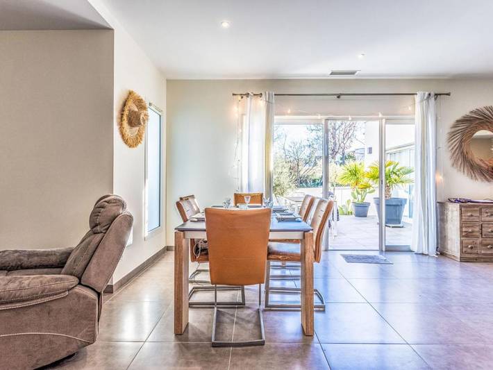 Location de vacances pour 8 personnes, avec piscine ainsi que jardin et terrasse à Boujan-sur-Libron - 3