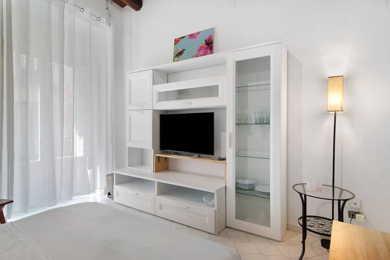 Entire apartment, Essenza Apartment with Balcony, Wi-Fi, and Air Conditioning in Spiaggia Santa Teresa, Salerno