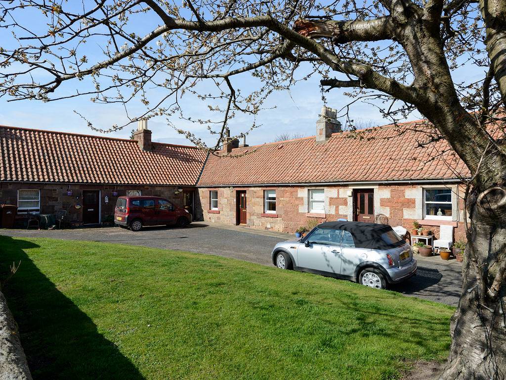 Charming Cottage in North Berwick with Sea Views in North Berwick, Edinburgh and Lothian