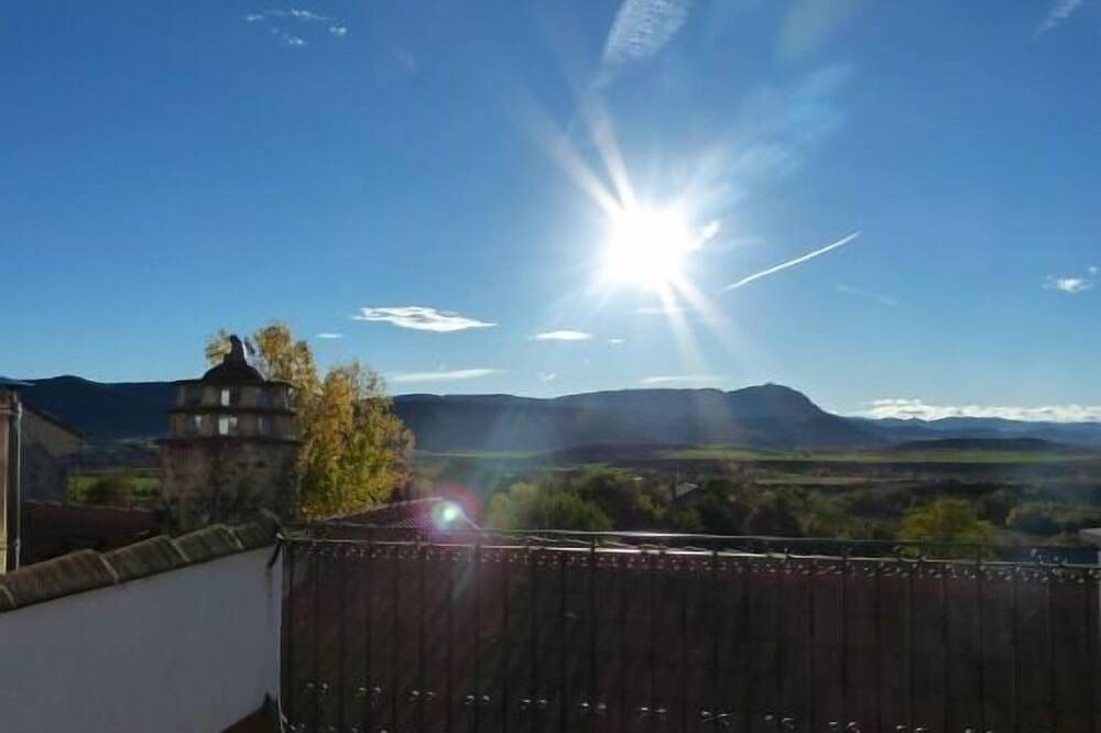 Casa Casbas - Apartment 2 (6 pax) in Jaca, Spanish Pyrenees
