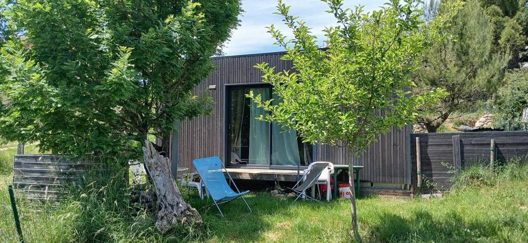 Appartement de vacances pour 3 personnes, avec vue ainsi que jardin et piscine, animaux acceptés