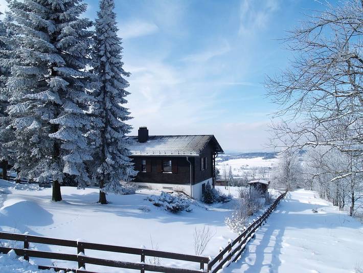 Ferienhaus für 9 Personen, mit Balkon und Terrasse sowie Garten in Grebenhain