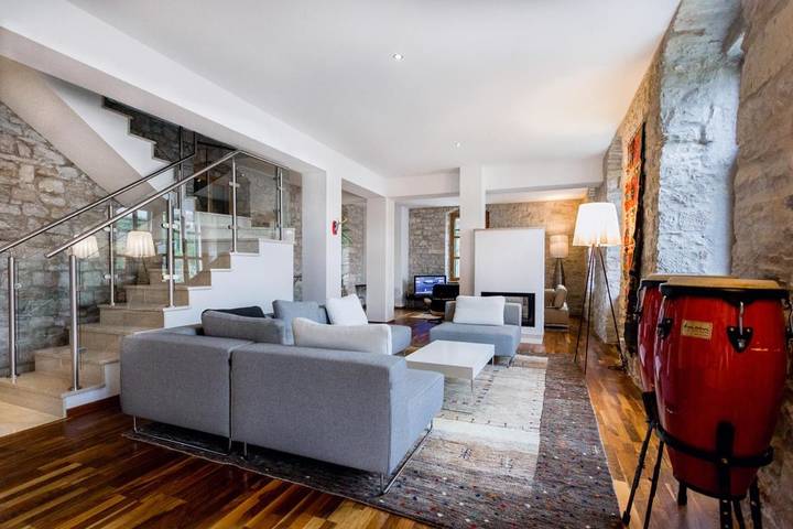Villa pour 10 personnes, avec Balcon et Terrasse ainsi que Jardin et Piscine dans Šolta - 2