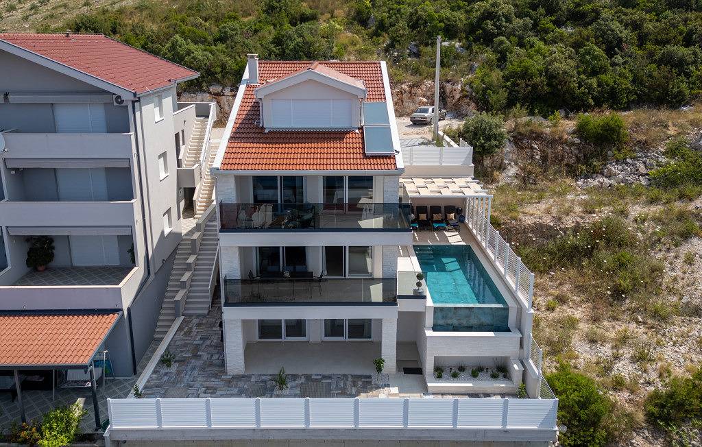 Villa Sole Komarna by Villas Guide in Komarna, Dubrovnik-Neretva