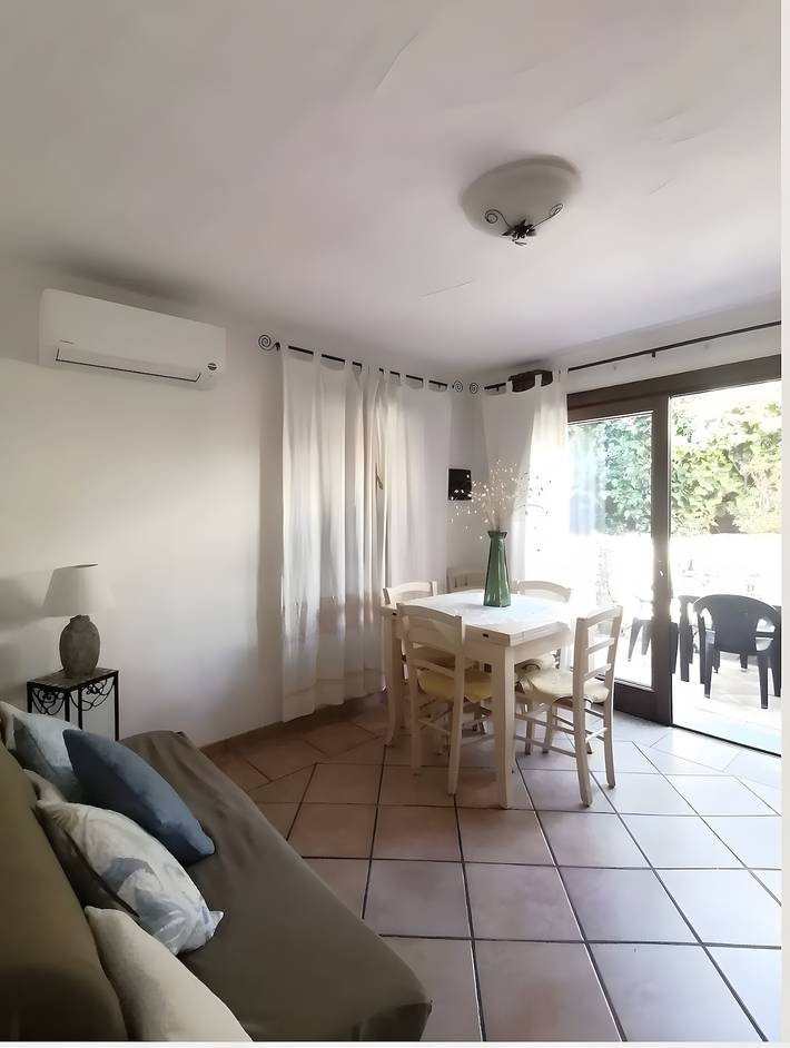Casa Vacacional 'Villa Oliva Pittulongu' con Vista al Mar, Wi-Fi y Aire Acondicionado in Pittulongu, Olbia