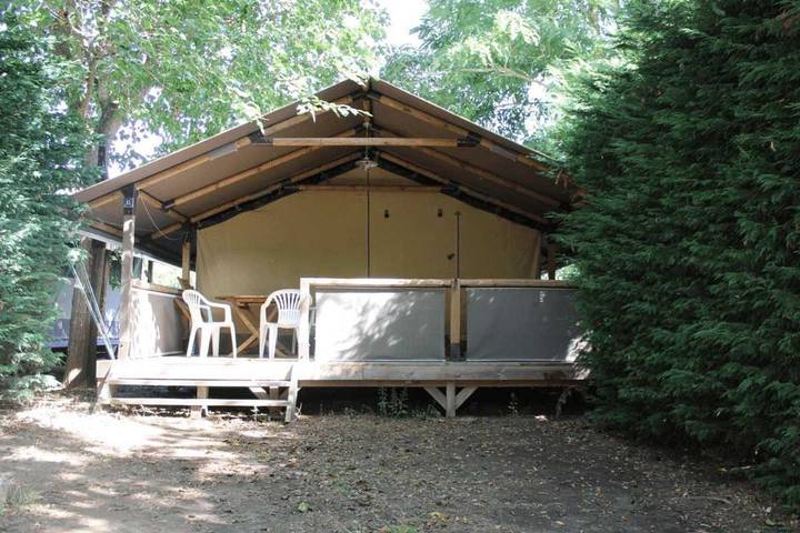 Tente pour 5 personnes, avec bassin pour enfant et piscine dans le Var - 3