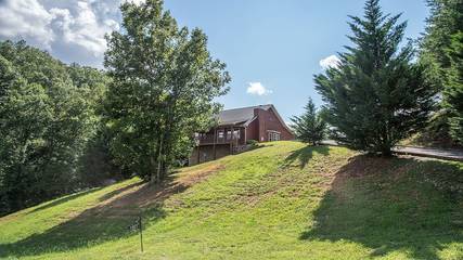 Log Cabin for 12 Guests in Sevier County, Picture 4