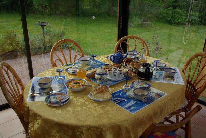 Chambre d’hôte pour 2 personnes, avec Terrasse ainsi que Jardin et Vue à Montfort-sur-Meu - 3