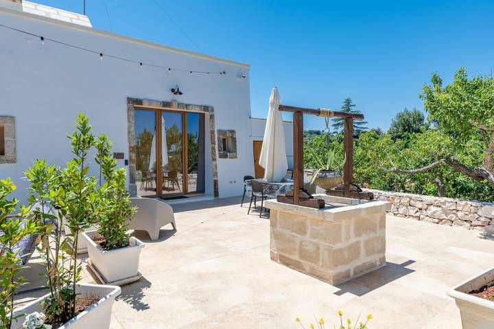 Ganze Wohnung, Suite „Masseria Latorre – Suite il Vecchio Pozzo“ mit Garten, Wlan und Klimaanlage in Locorotondo, Bari Provinz