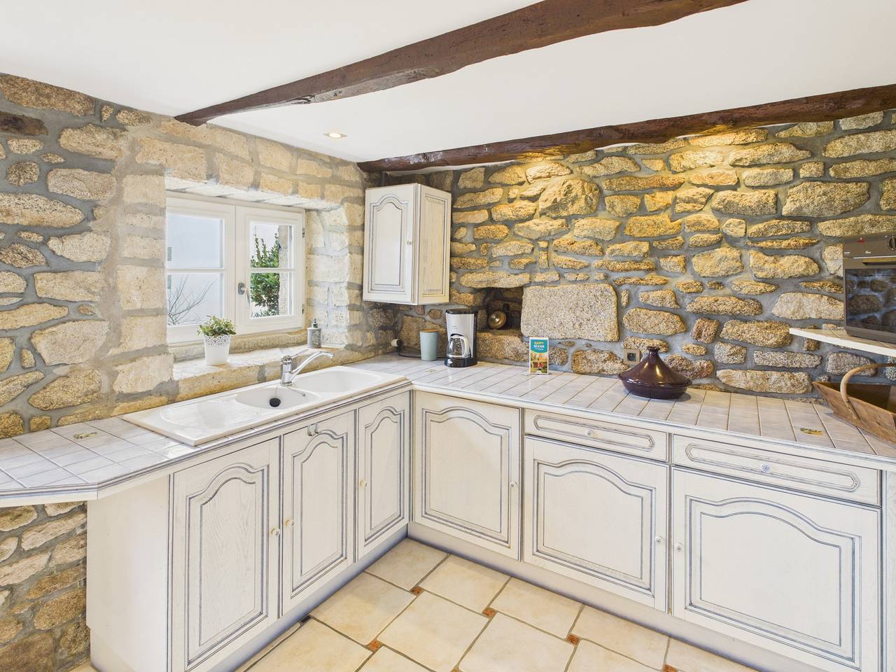 Charmante maison pour 6 à 900m de la plage in Treffiagat, Côte de Cornouaille