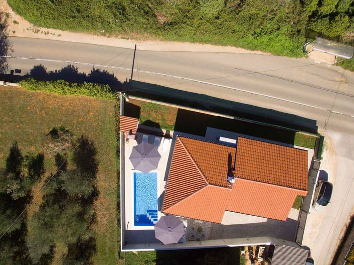 Ferienhaus für 8 Personen, mit Terrasse und Garten sowie Pool in Sisan - 2