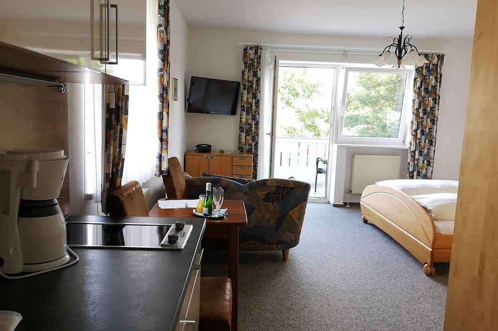 Ganze Wohnung, Gemütliches Einzelappartement (28m2) mit Balkon/Terrasse in Neustadt a.d.Donau, Altmühltal