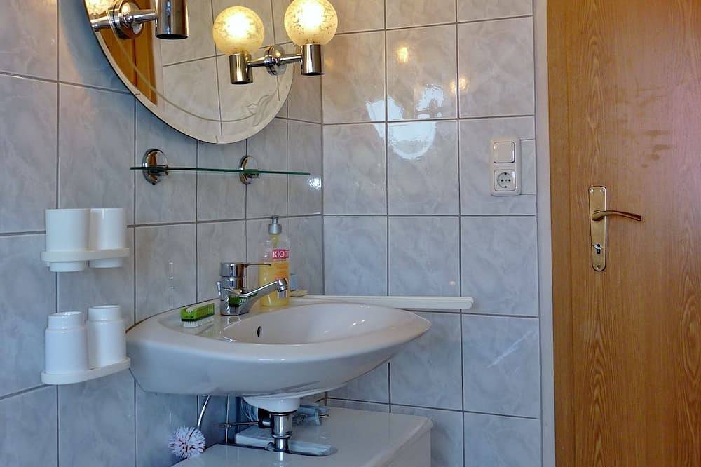 Ganze Wohnung, Sonnenhof Zella-Mehlis - Wohnung für 3-5 Personen mit 2 Schlafzimmern u. Küche in Zella-Mehlis, Rennsteig