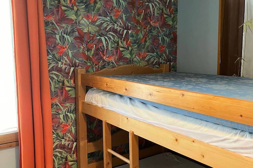 Apartamento entero, Ground floor apartment in detached house. in Les Salles-sur-Verdon, Parc naturel régional du Verdon