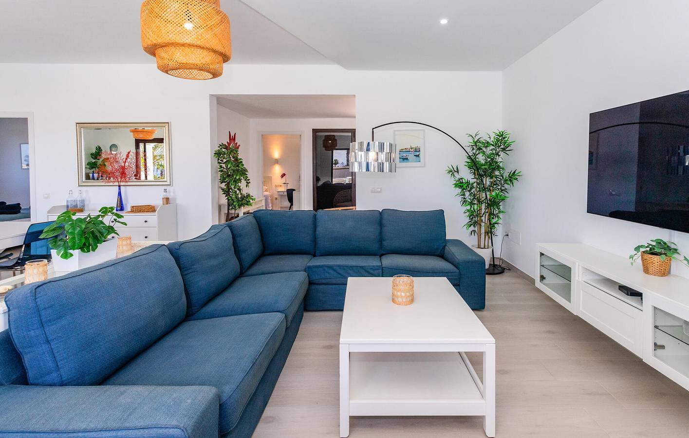 Apartamento con vistas al mar y piscina climatizada cerca de Playa Blanca in Playa Blanca, Yaiza