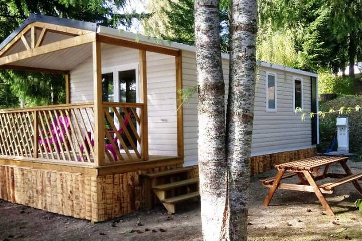 Mobil home pour 4 personnes dans Plan d'eau de Champagnac le Vieux