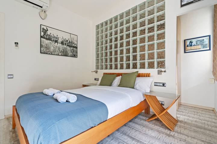 Apartamento entero, Apartamento de vacaciones para 3 personas con balcón in Centro Barcelona, Barcelona