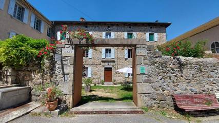 Gîte pour 4 personnes, avec vue et jardin à Saint-Prix