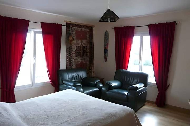 Chambre d’hôte pour 5 personnes, avec jardin à Surtainville