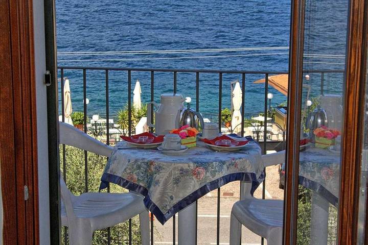 Ferienwohnung für 3 Personen, mit Garten und Ausblick sowie Seeblick - 1