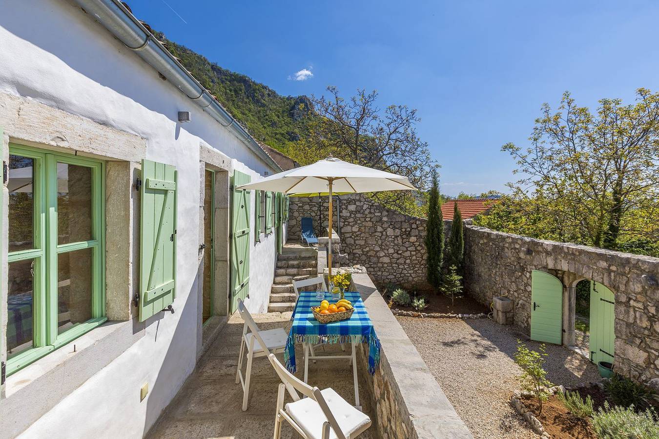 Einzigartiges mediterranes Steinhaus mit Meerblick, Chillout-Bereich, Bike, Bbq, Wifi in Grizane, Primorje-Gorski Kotar