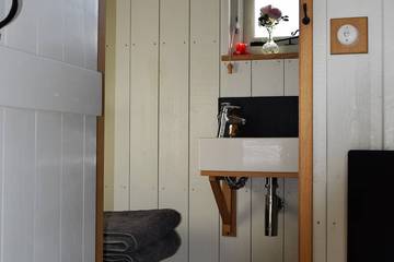 Glamping for 2 People in Wedmore, Somerset, Photo 1