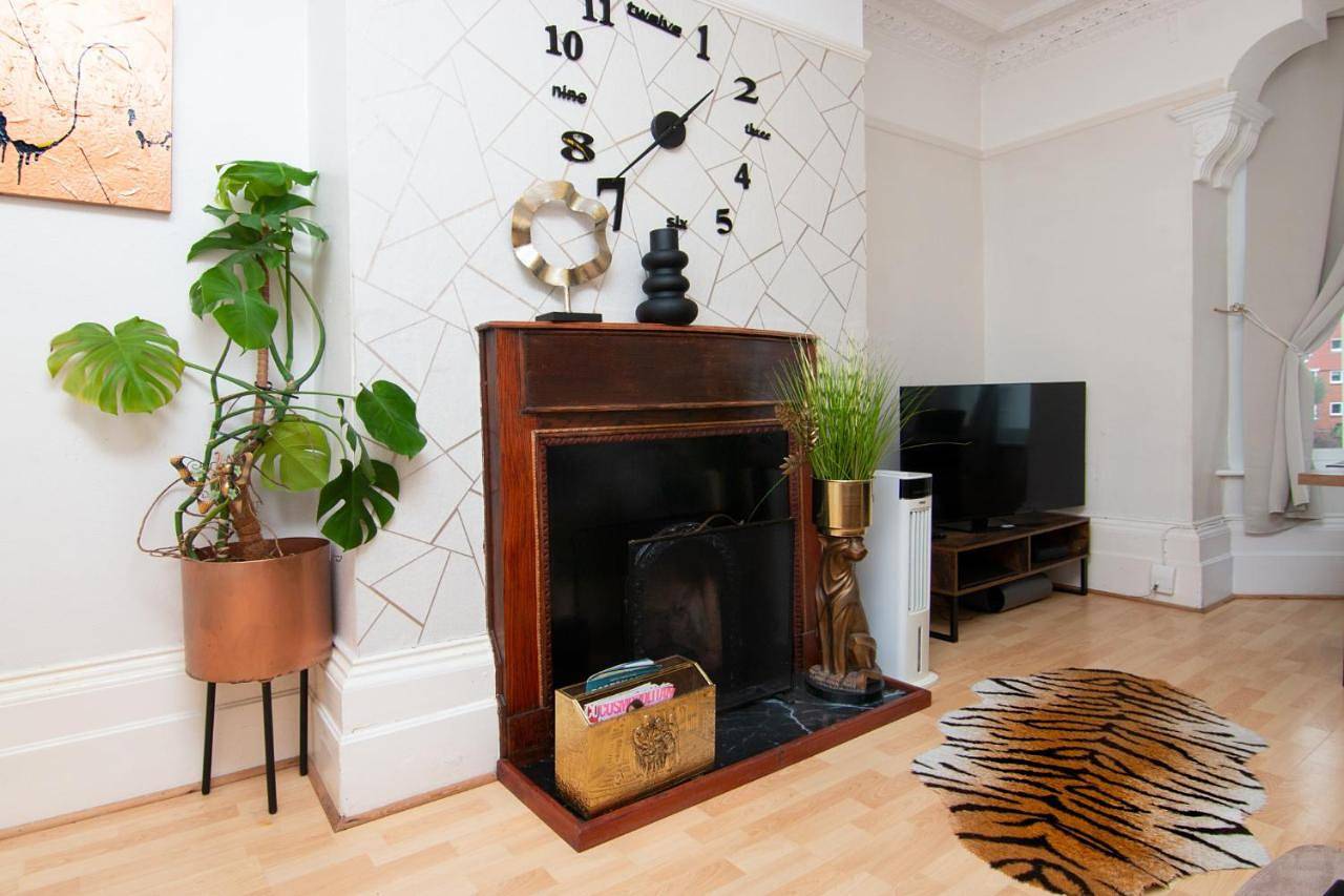 Entire apartment, Two-Bedroom Apartment in Southsea, Portsmouth