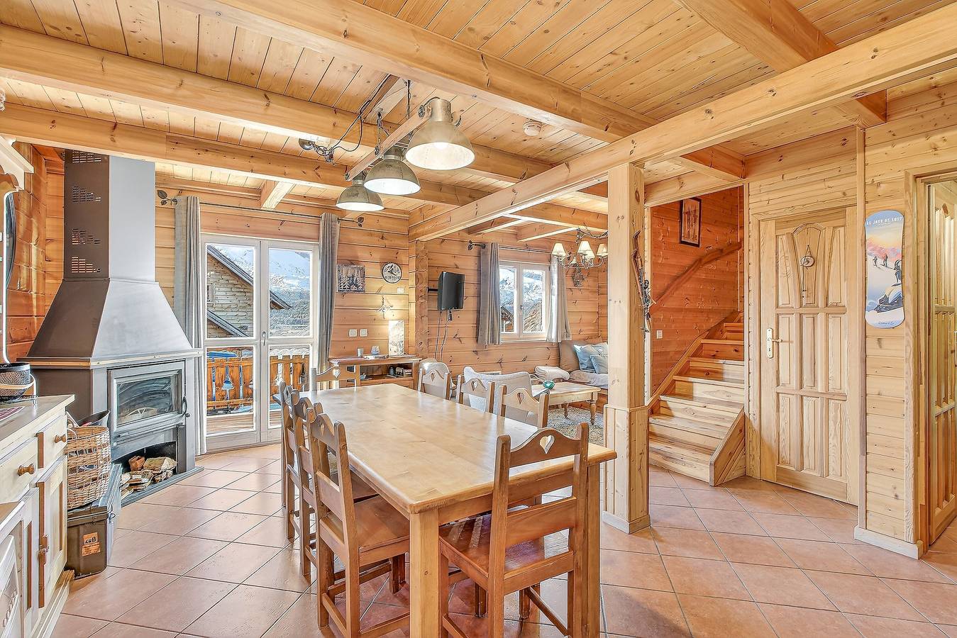 Chalet 'La Montagne Número 10' con vistas a la montaña, piscina y Wi-Fi in La Joue du Loup, Dévoluy (comuna)