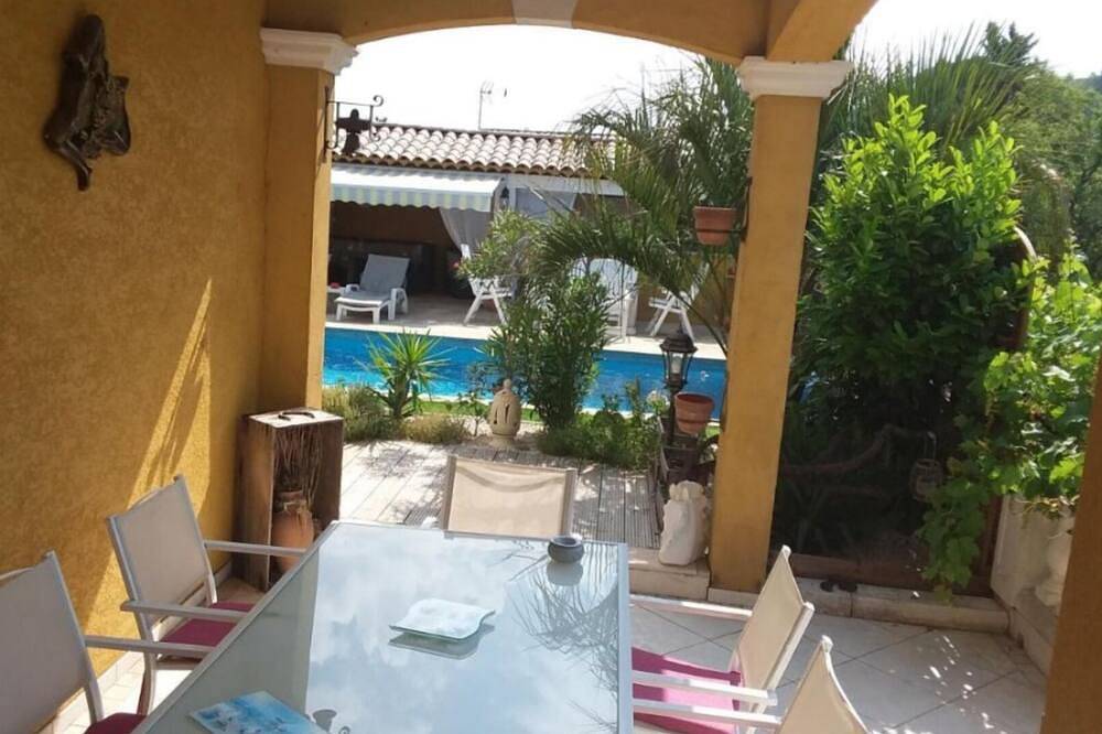 Entire apartment, Apartment/ flat - Taradeau in Taradeau, Draguignan region