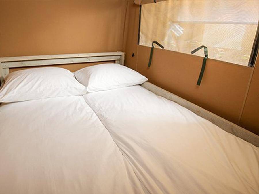 Camping Lago Maggiore - Tente en toile et en bois 5 personnes - Tente Eco Lodge | 2 Ch. | 4/5 Pers. | Sans Sdb in Dormelletto, Lago Maggiore (Piemonte)