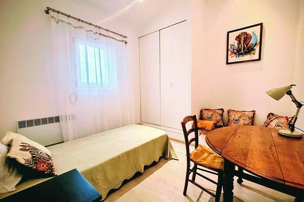 Entire apartment, Near Aix en Provence Bright Loft apartment Nice amenities in Éguilles, Aix-en-Provence region