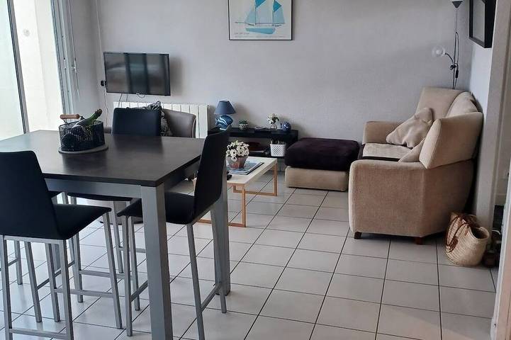 Apartamento entero, La playa como horizonte con este apartamento vacacional T3 con terraza in Guidel, Côte des Mégalithes