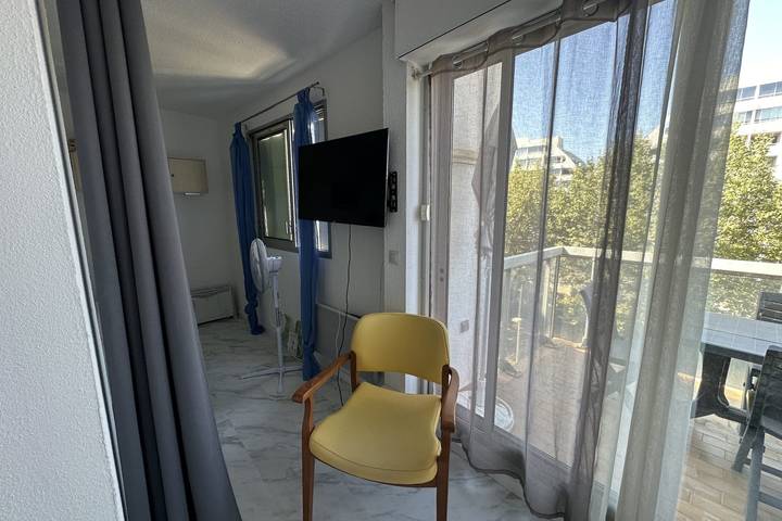 Gîte pour 4 personnes, avec balcon, adapté aux familles dans Plage du Grand-Travers - 3