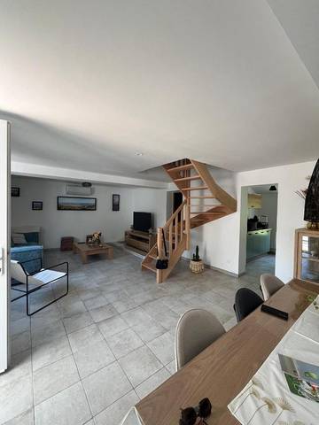 Gîte pour 6 personnes, avec jardin à Colline-Beaumont