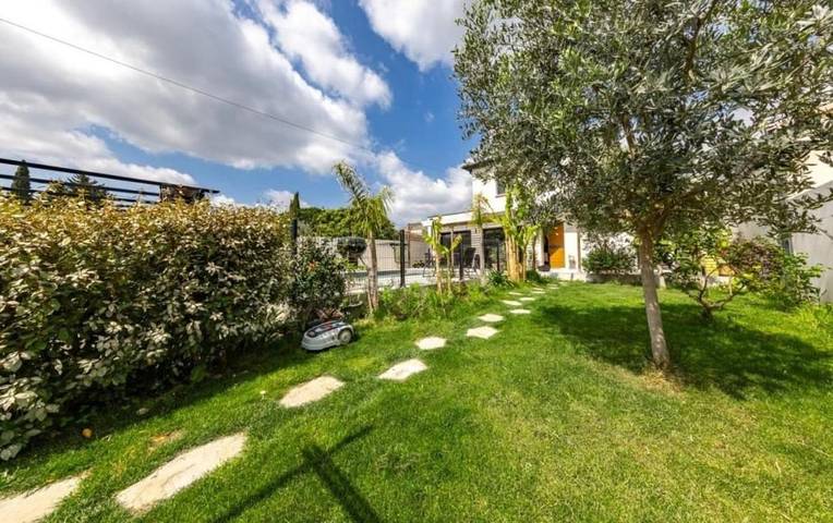 Location de vacances pour 8 personnes, avec piscine et terrasse à Aigues-Vives - 2