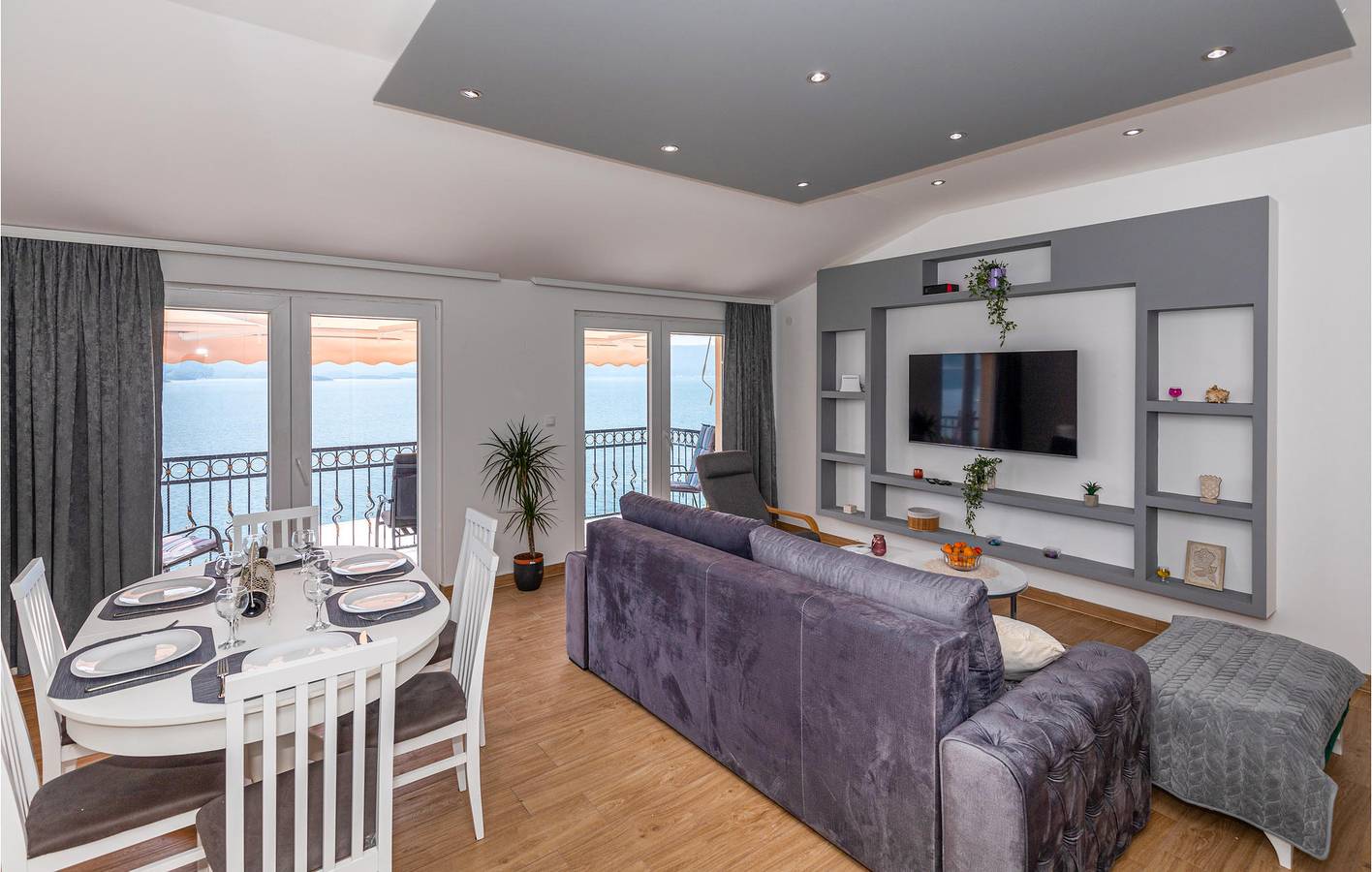Ganze Ferienwohnung, Ferienwohnung für 6 Personen mit Terrasse in Komarna, Dubrovnik-Neretva