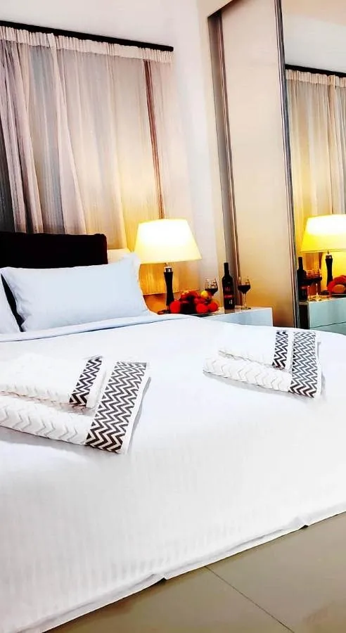 Ferienwohnung für 4 Personen, mit Ausblick und Terrasse sowie Pool - 1