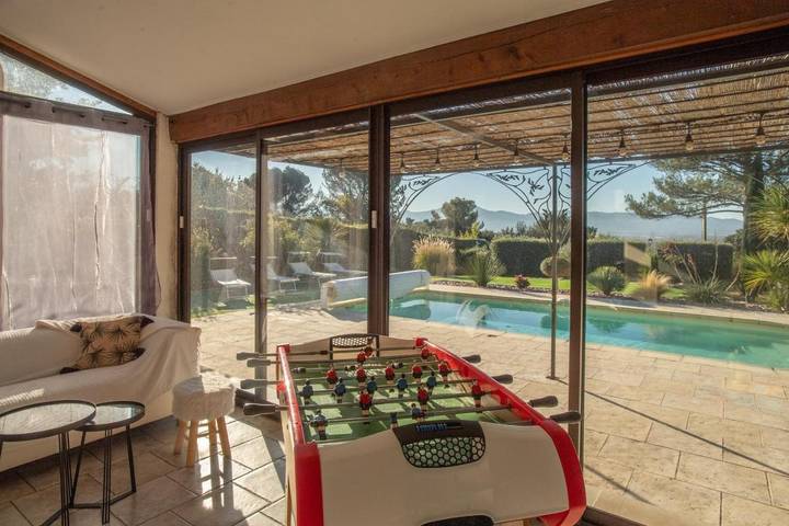 Location de vacances pour 10 personnes, avec piscine ainsi que terrasse et jardin à Puget - 3