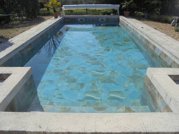 Gîte pour 2 personnes, avec terrasse ainsi que jardin et piscine dans les Bouches-du-Rhône - 3