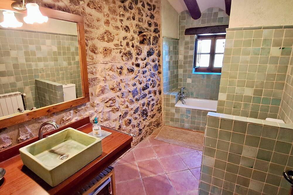 Casa Seperan - 3 bedroom villa among vineyards with private pool in Alt Penedès, Barcelona Binnenland