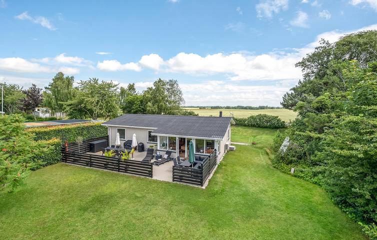 Ferienhaus für 6 Personen, mit Terrasse und Garten in Næsby Strand Seeland