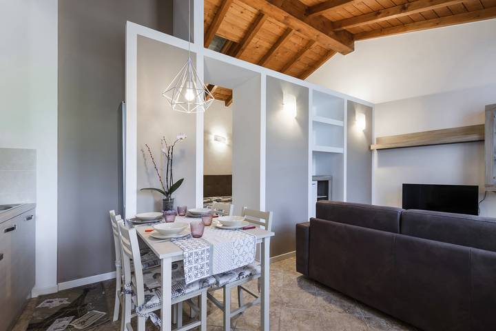 Ganze Wohnung, Charmantes Ferienapartment "Casa Adriano I Castion/Campagnola" in der Nähe des Gardasees mit Bergblick und Wlan; Haustiere erlaubt in Costermano, Gardasee-Berge