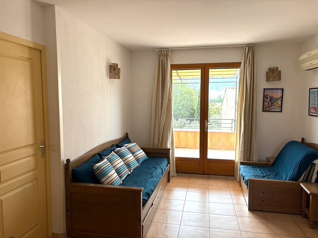 Appartamento intero, Appartamento vacanze per 4 persone con terrazza in Losari, Belgodere