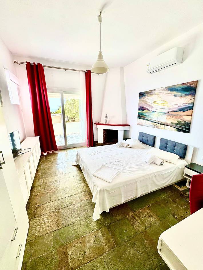 Ganze Wohnung, Ferienwohnung 'Porfira' mit privatem Garten, Wi-Fi und Klimaanlage in Tínos