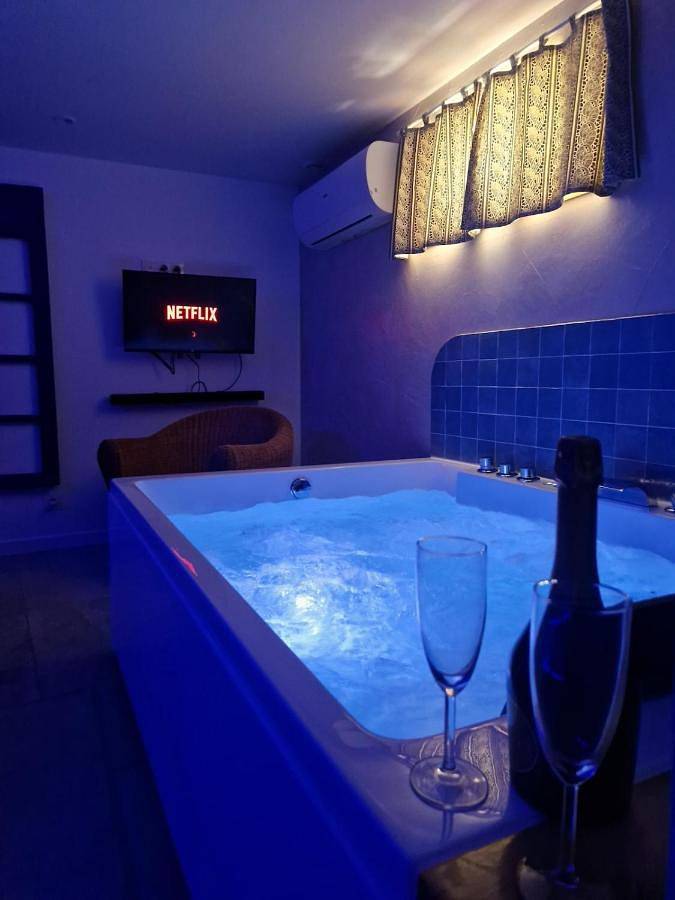 Location de vacances pour 2 personnes, avec Jacuzzi dans Saint-Amadou